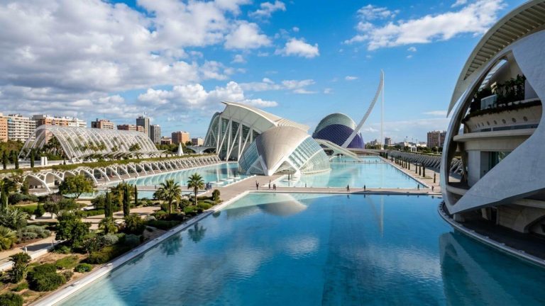 Última hora: hotel 4* junto a la Ciudad de las Artes y las Ciencias de Valencia desde 62€ p.p./noche