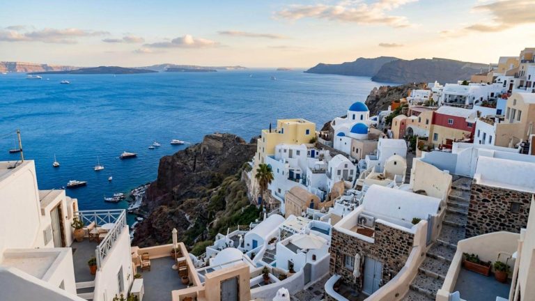 Septiembre en Santorini: vuelos directos de ida y vuelta con Iberia desde solo 160€