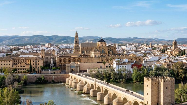 Impresionante hotel Eurostars 5* en el centro de Córdoba con piscina desde 45€ p.p./noche