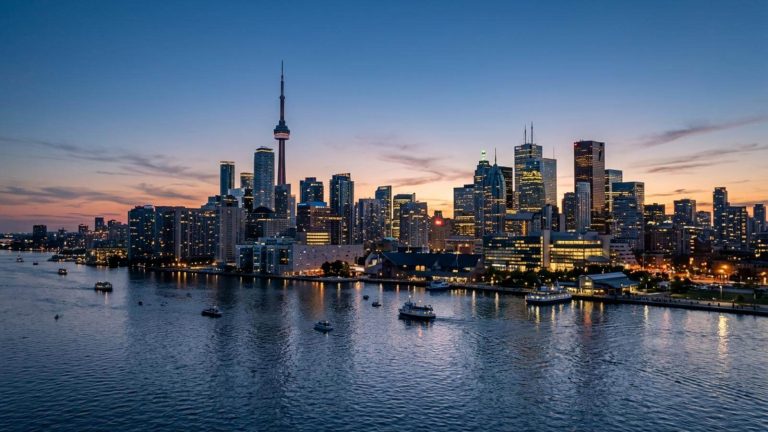 Hotel 4* con vistas increíbles en Toronto (Canadá) desde 52€ p.p./noche