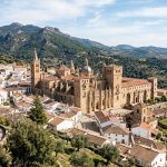 Parador ubicado en un antiguo hospital del siglo XV con elementos góticos y mudéjares desde 47€ p.p./noche