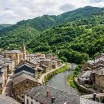 Parador en un monasterio benedictino del siglo XI conocido como «El Escorial asturiano» desde 43€ p.p./noche