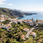 Impresionante Parador rodeado de enormes jardines con vistas a un volcán desde 44€ p.p./noche