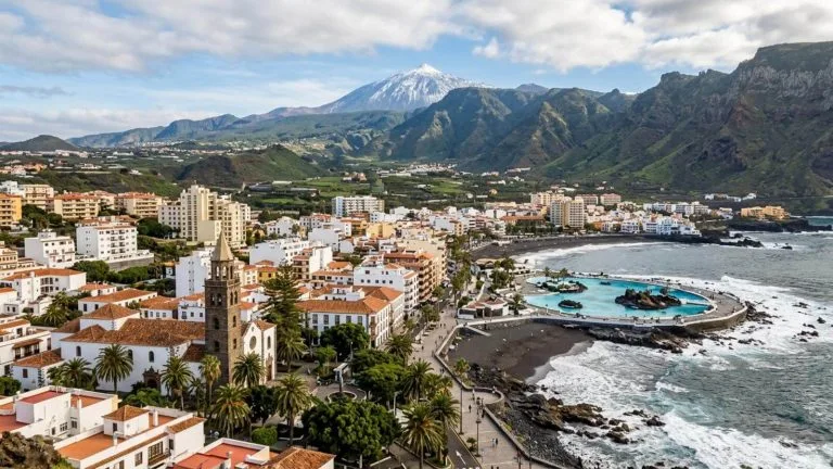 Escapada solo para adultos en Tenerife: aparthotel a escasos metros de la playa desde 26€ p.p./noche