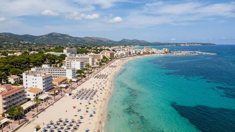 Hotel 4* a pie de playa solo adultos en Ca’n Picafort​ (Mallorca) desde 97€ p.p./noche