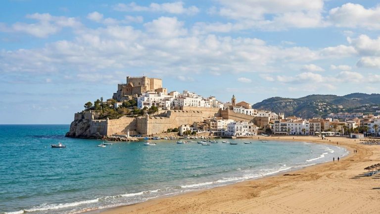 Vacaciones en Peñíscola: 7 noches en un aparthotel ideal para los amantes de la naturaleza desde 595€ p.p.