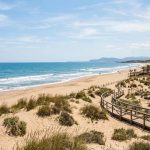 Parador rodeado de dunas, un inmenso pinar y un campo de golf desde 63€ p.p./noche