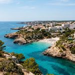 Verano en Cales de Mallorca: hotel en un acantilado con vistas y todas las comidas incluidas desde 57€ p.p./noche