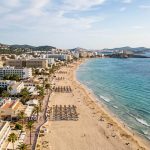 Emblemático Hard Rock Hotel Ibiza 5* a pie de playa desde 123€ p.p./noche
