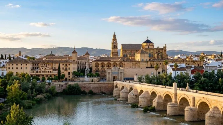 Parador construido sobre las ruinas del palacete de verano de Abderramán I desde 33€ p.p./noche