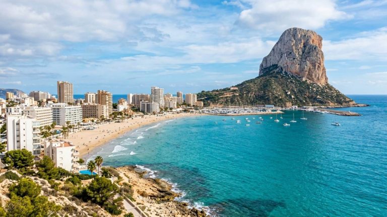 Vacaciones en Calpe: 7 noches en un hotel frente al mar desde 207€ p.p.