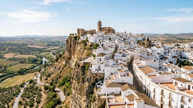 Parador ubicado en lo alto de un acantilado con unas vistas panorámicas espectaculares desde 53€ p.p./noche