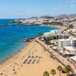 Vuelos a Lanzarote + 3 noches en un aparthotel con vistas al mar desde 167€ p.p.
