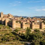 Parador ubicado en un palacio del siglo XVI en la capital más alta de España desde 47€ p.p./noche
