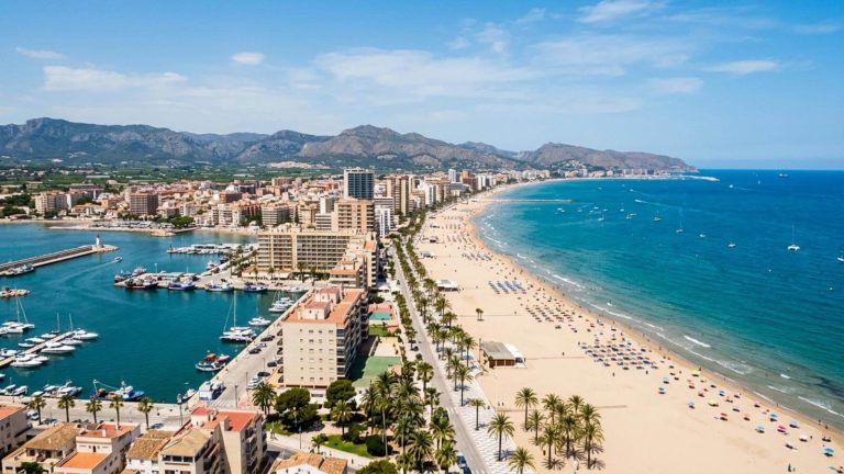 Vacaciones en Gandía: 7 noches en un encantador hotel con pensión completa desde 455€ p.p.