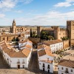 Impresionante castillo-palacio del siglo XV convertido en un lujoso Parador desde 34€ p.p./noche