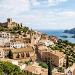 Encantador Parador sobre un acantilado en la Costa Brava desde 64€ p.p./noche