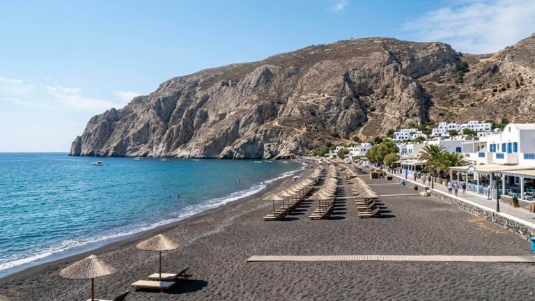 Vacaciones de lujo en Santorini: impresionante hotel 5* desde 37€ p.p./noche