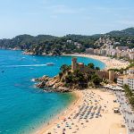 Vacaciones en la Costa Brava: 7 noches en un acogedor hotel con pensión completa desde 391€ p.p.