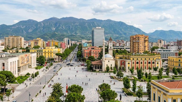 Vuelos a Tirana (Albania) desde solo 42€ ida y vuelta