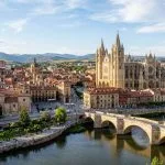 Fin de semana en León: hotel ecléctico con obras de arte originales desde 49€ p.p./noche