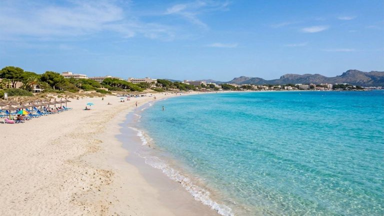 Hotel 4* solo adultos a orillas de la paradisíaca Playa de Muro desde 43€ p.p./noche