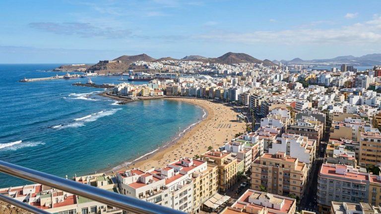 Las Palmas: espectacular hotel 5* solo para adultos con vistas al mar desde 65€ p.p./noche