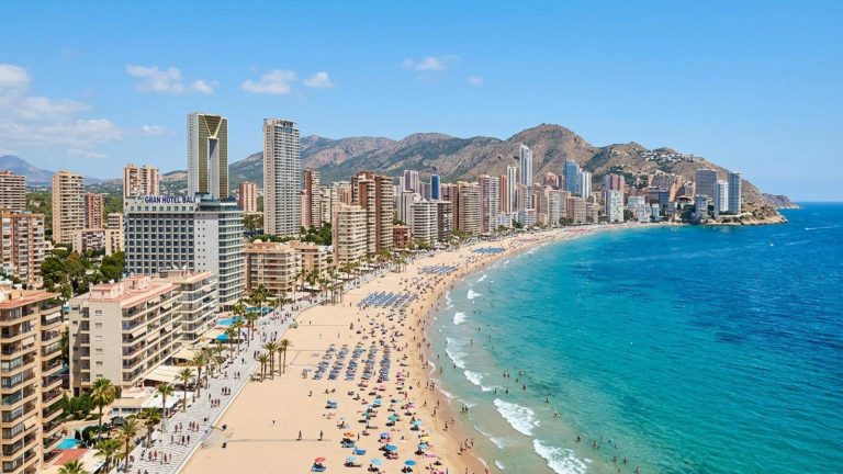 Noviembre en Benidorm: hotel 4* con todas las comidas incluidas desde 46€ p.p./noche