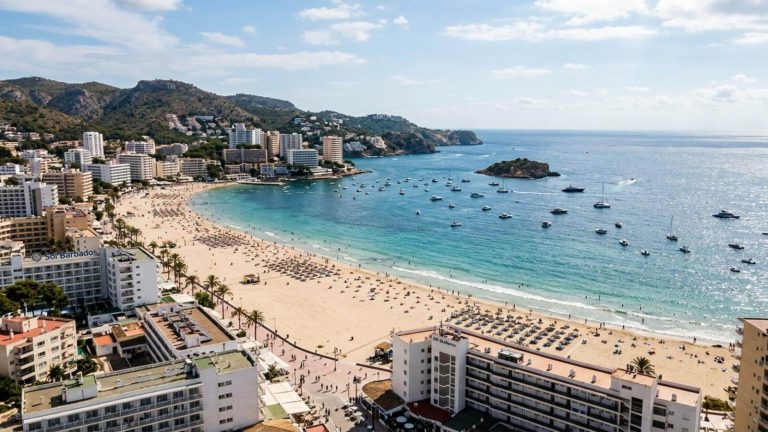 Magaluf: hotel 4* by Meliá solo para adultos con desayuno incluido desde 50€ p.p./noche