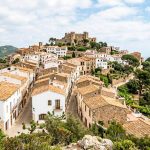 Encantador Parador sobre un acantilado en la Costa Brava desde 47€ p.p./noche