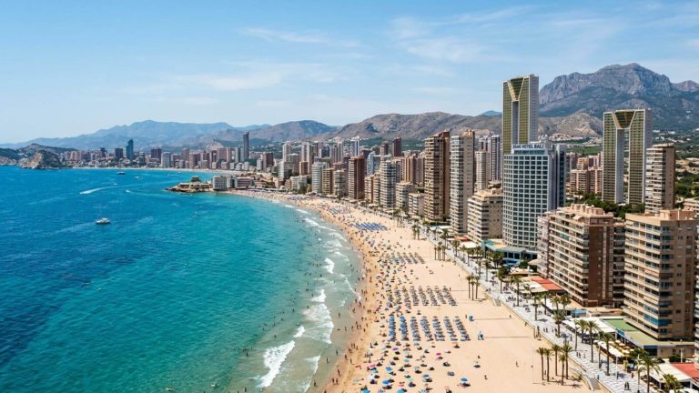 Benidorm: resort 4* diseñado solo para adultos desde 58€ p.p./noche