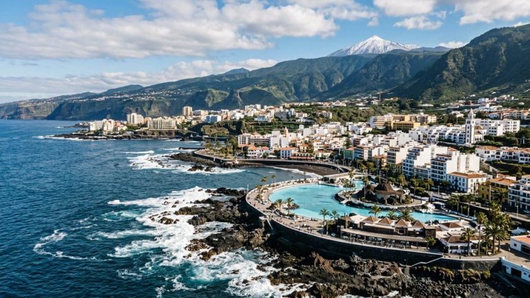 Vacaciones en Tenerife: 7 noches en un aparthotel con vistas al Teide desde 210€ p.p.