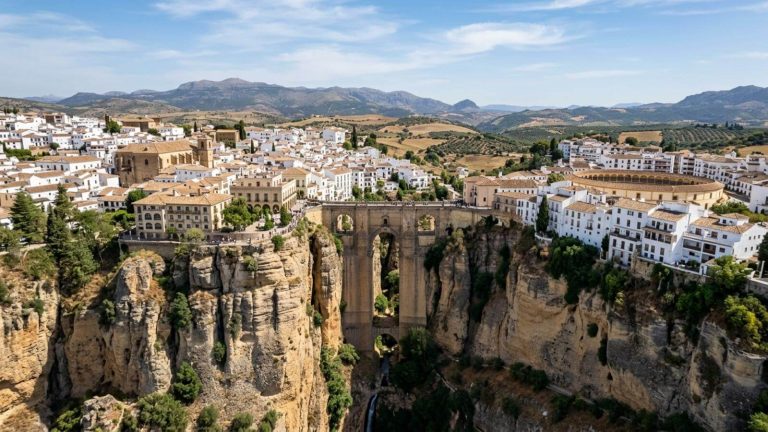 Última hora en Ronda: hotel 4* en primera línea de su impresionante garganta desde 53€ p.p./noche