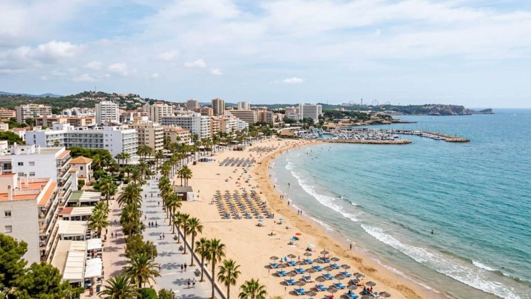 Escapada solo para adultos frente a la playa: impresionante hotel 4* en Salou desde 38€ p.p./noche