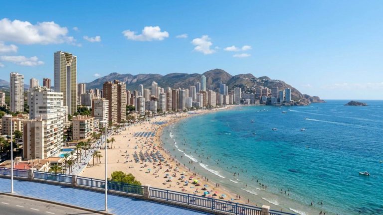 Acogedor hotel en el centro de Benidorm con todas las comidas incluidas desde 30€ p.p./noche