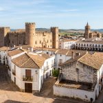 Impresionante castillo-palacio del siglo XV convertido en un lujoso Parador desde 37€ p.p./noche