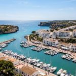 Menorca: hotel 4* frente al mar con solárium y ambiente exclusivo desde 41€ p.p./noche