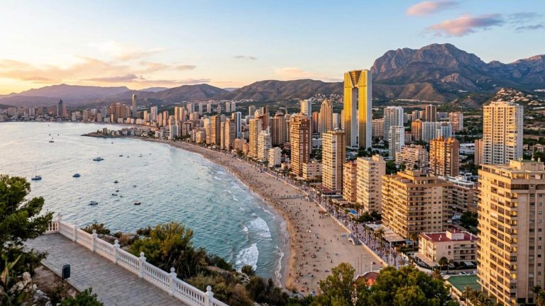 Vacaciones en el «New York City de España»: 7 noches en un aparthotel 4* con vistas increíbles desde 300€ p.p.
