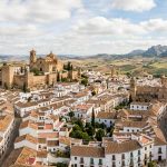 Parador de diseño contemporáneo y vistas panorámicas desde 44€ p.p./noche